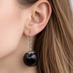 Black Drop Earrings with Filigree Cap | Vintage Style Dangle Earrings